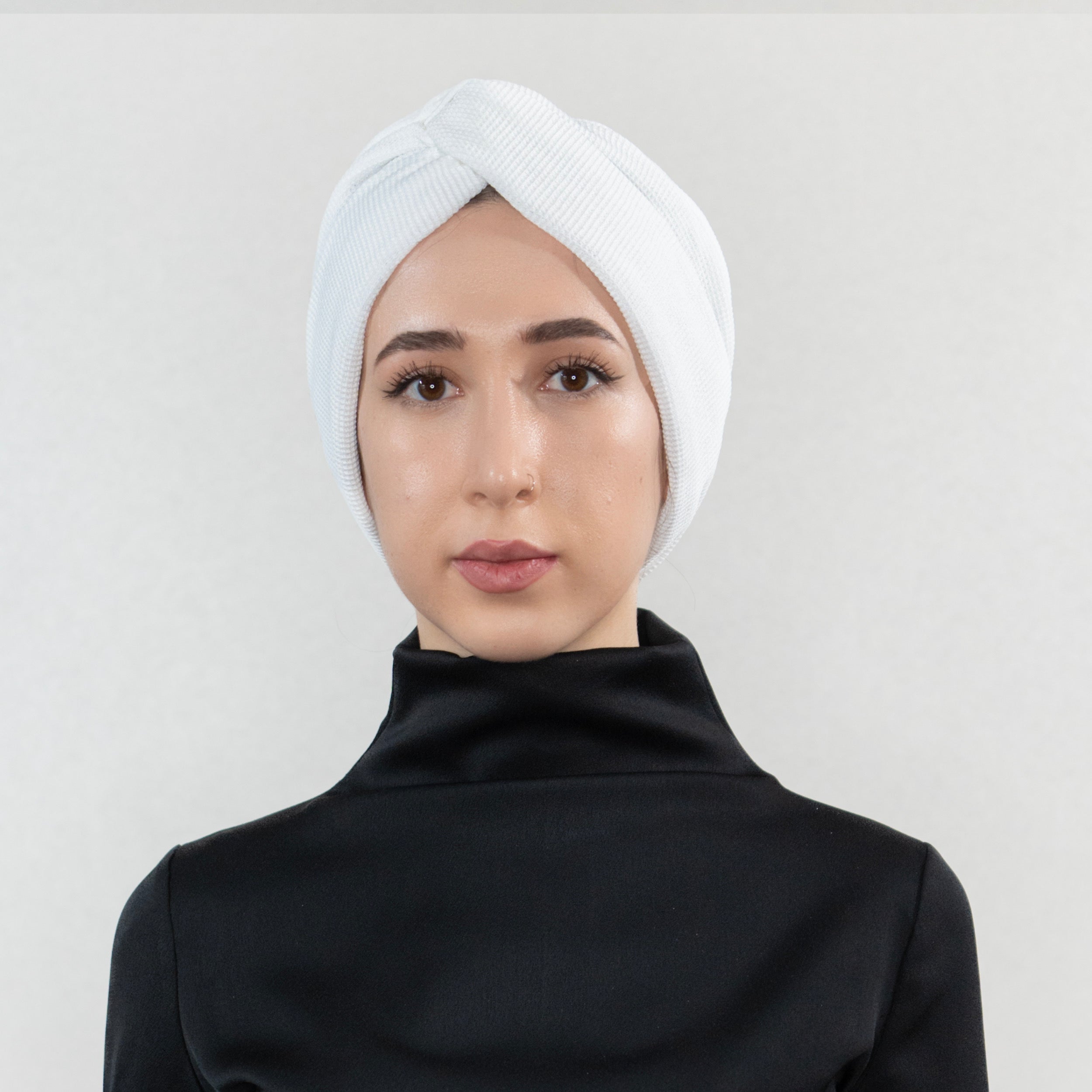 El Yapımı Günlük Bone - Çift Yönlü Kullanım - Esnek Örme Kumaş - Beyaz Renk - Comfy X - BitterColors