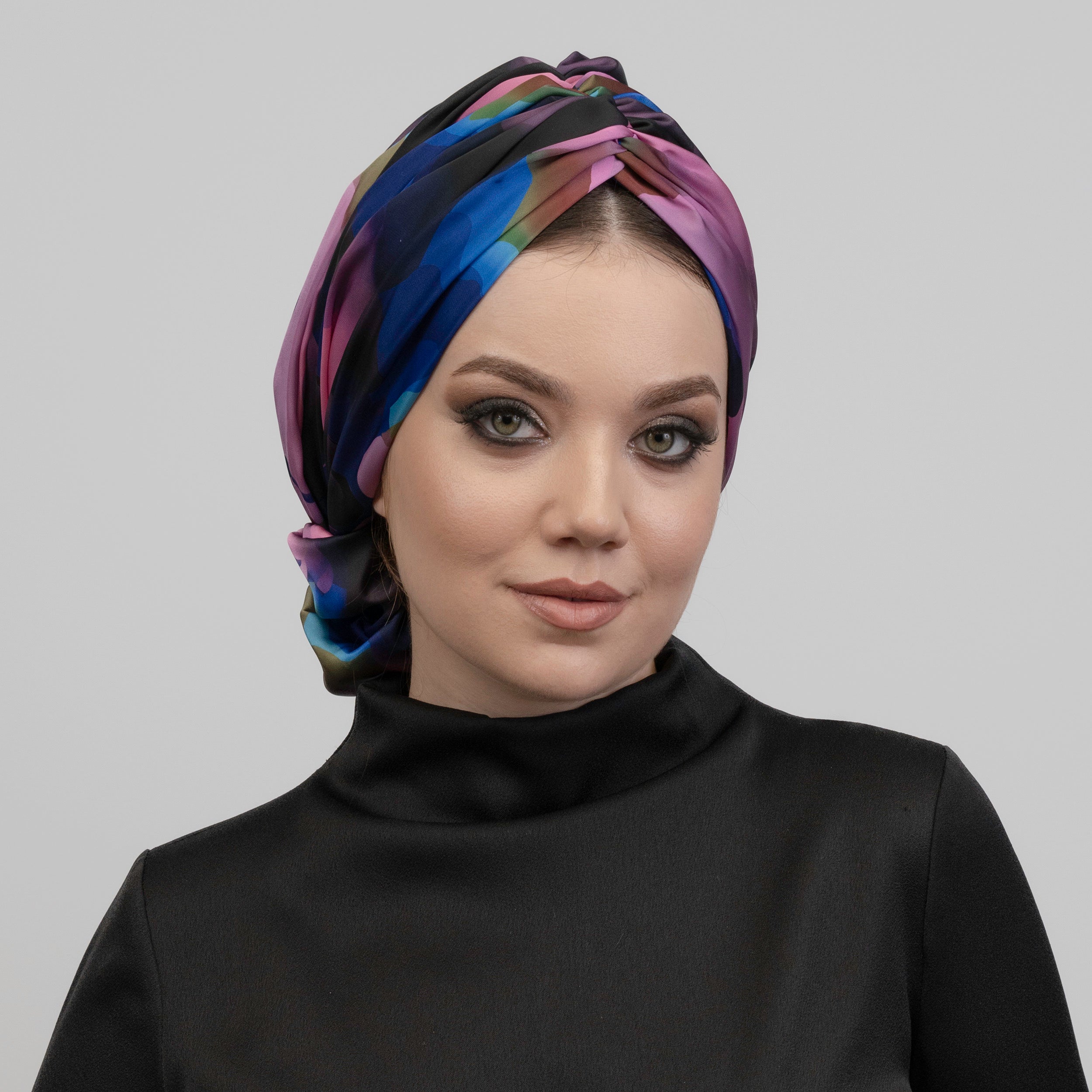 Abu Dabi Çiçek Desenli Bone - İpek Saten Kumaş - Çok Renkli - BitterColors