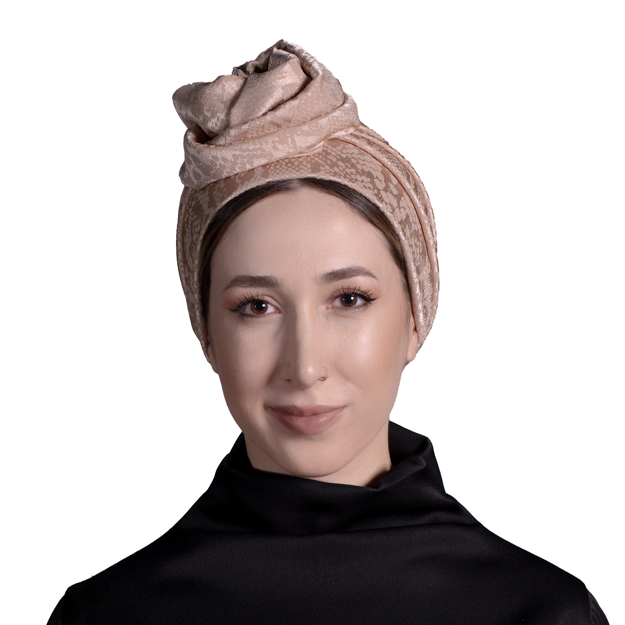 Esra Tokelli Yılan Derisi Desenli Kolay Şekil Alan Telli Bone - Saten Kumaş - Siyah Renk - BitterColors