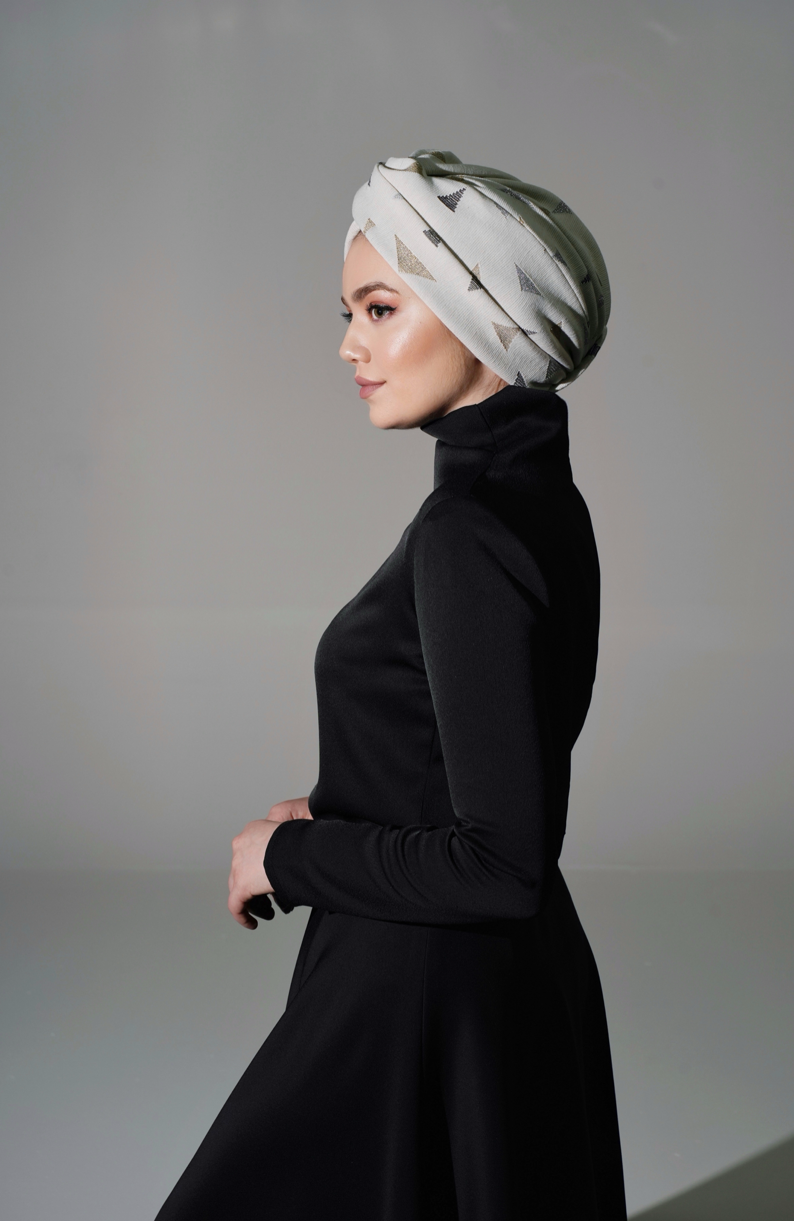 Piramit Burgulu Bone - Çift Taraflı -  Esnek Örme Kumaş - Krem Rengi - BitterColors