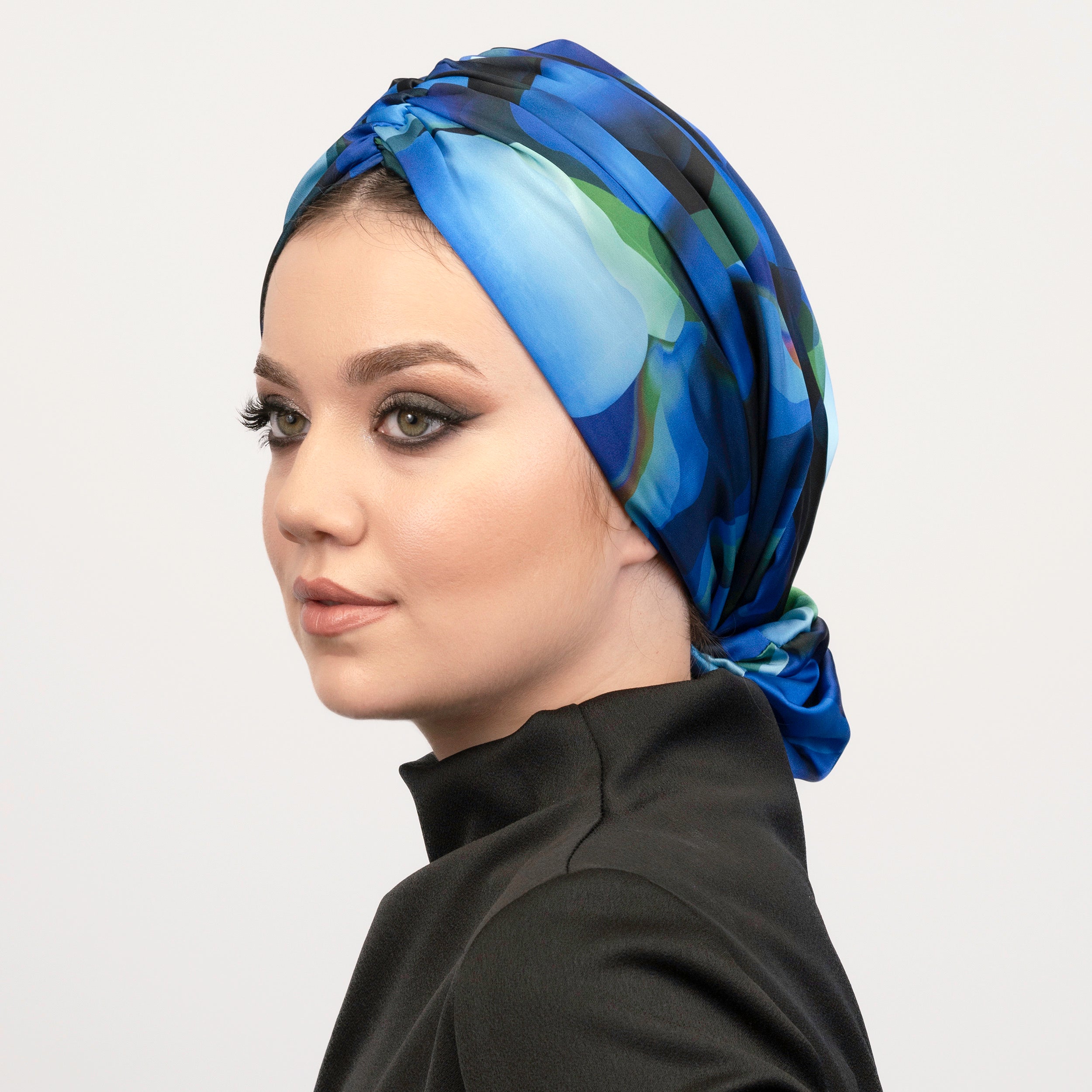 Abu Dabi Çiçek Desenli Bone - İpek Saten Kumaş - Çok Renkli - BitterColors