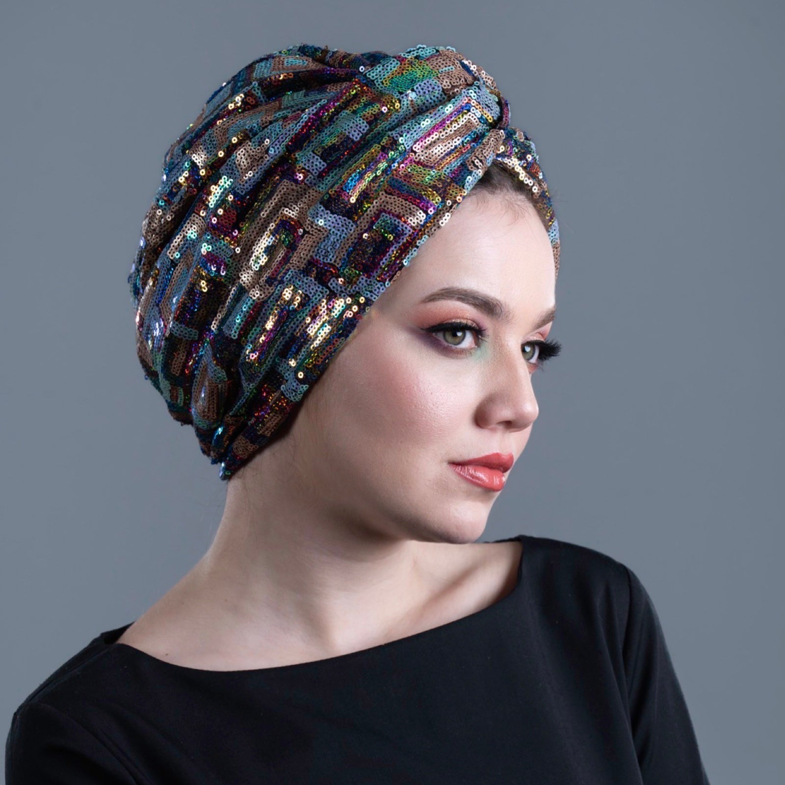 Roma Pul Payet Geometrik Desen Bone - Penye Astarlı - Çok Renkli - Bitter Colors