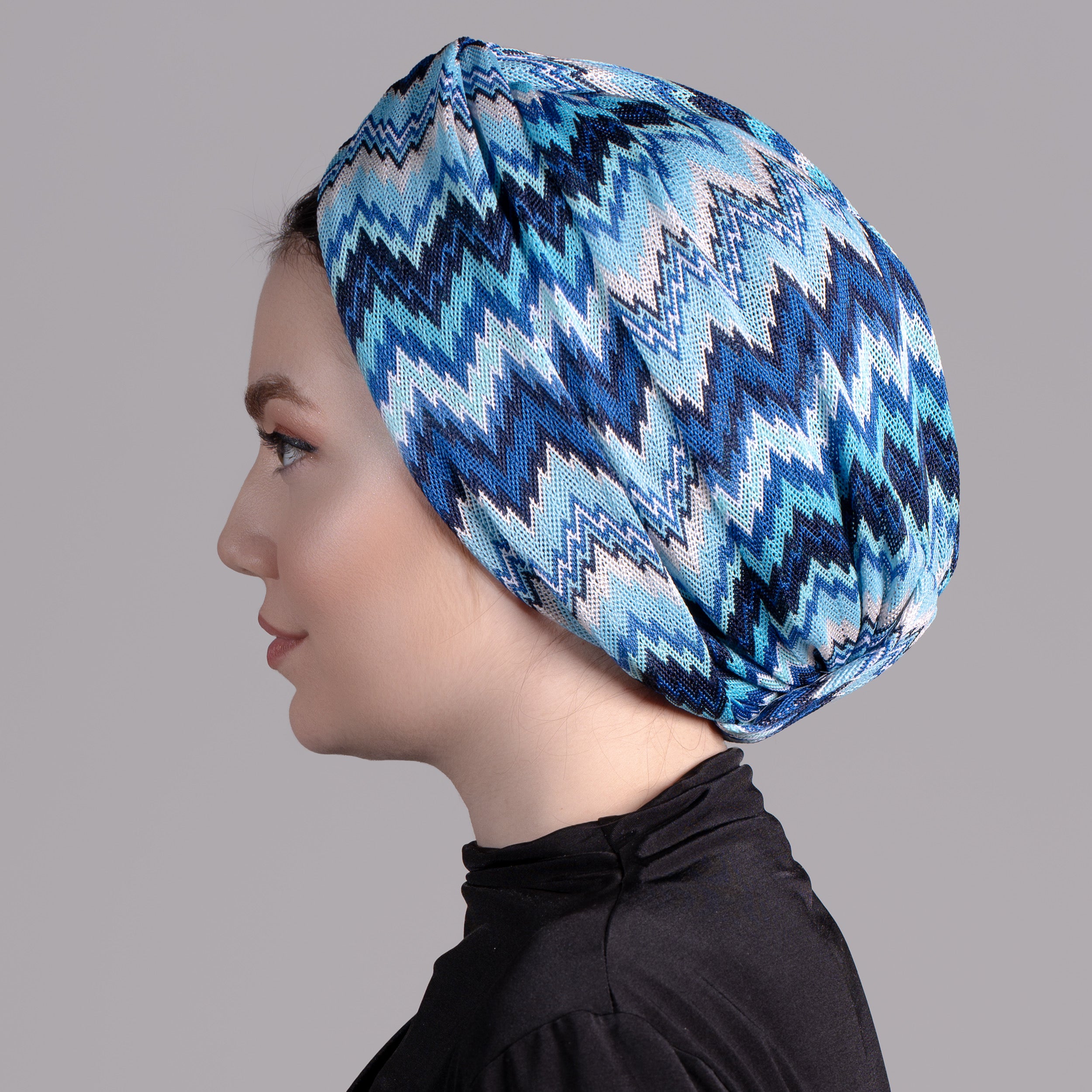 ZikZak Desenli Burgulu Bone - Esnek Triko Kumaş - Çok Renkli - Twisted Zigzag Blue Bone - BitterColors