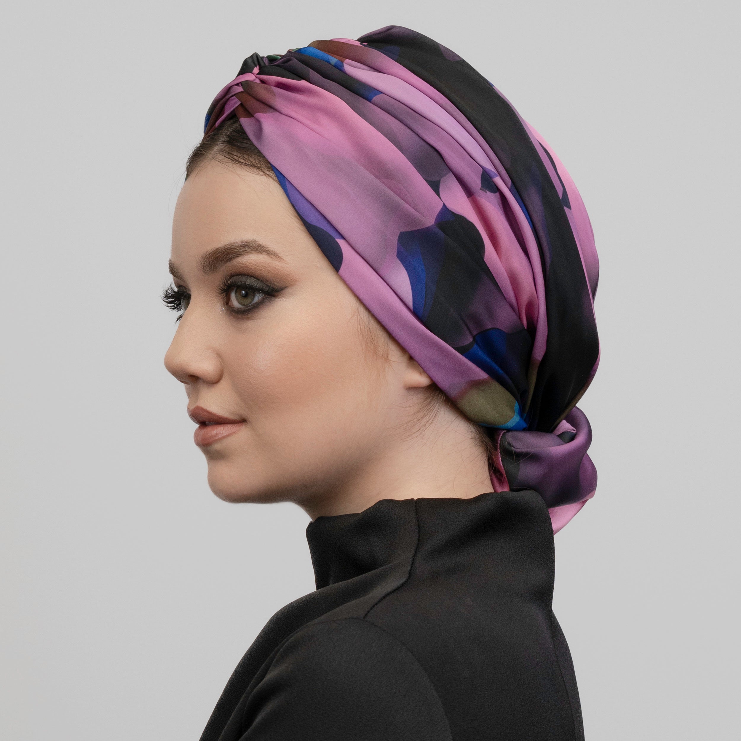 Abu Dabi Çiçek Desenli Bone - İpek Saten Kumaş - Çok Renkli - BitterColors