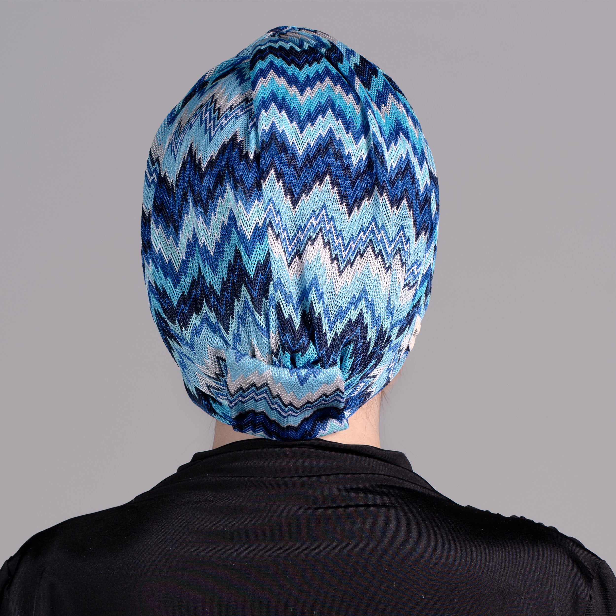 ZikZak Desenli Burgulu Bone - Esnek Triko Kumaş - Çok Renkli - Twisted Zigzag Blue Bone - BitterColors