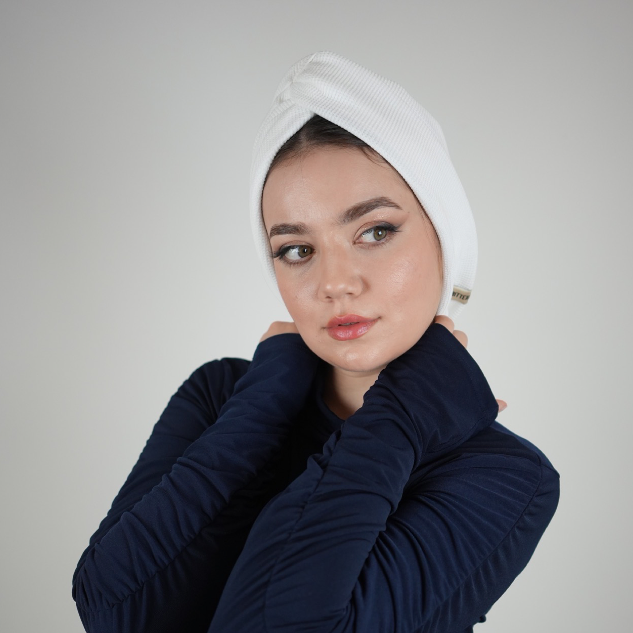 El Yapımı Günlük Bone - Çift Yönlü Kullanım - Esnek Örme Kumaş - Beyaz Renk - Comfy X - BitterColors