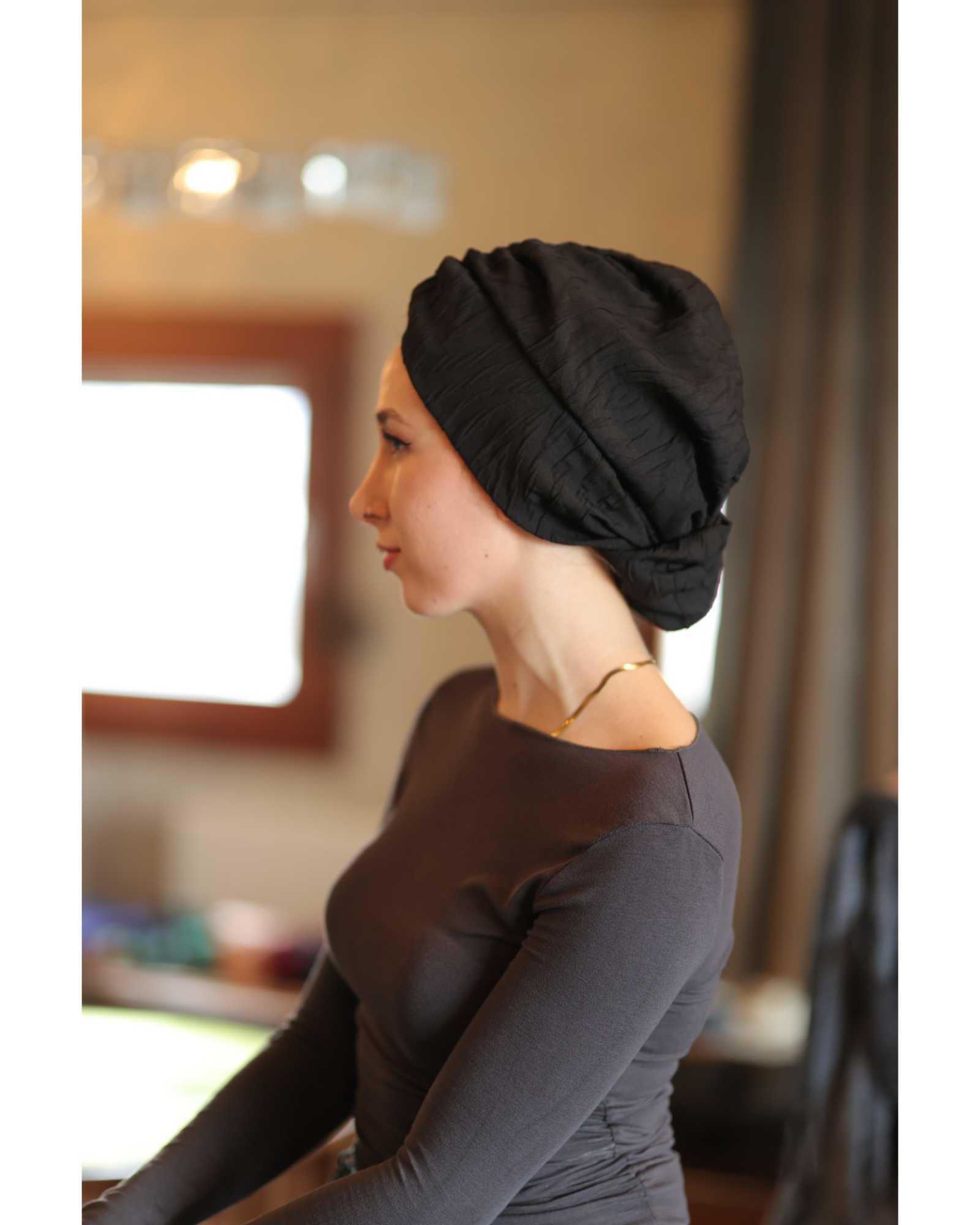 Esra Tokelli Büzgülü Bone - Kabartmalı Kumaş - Siyah Renk - BitterColors