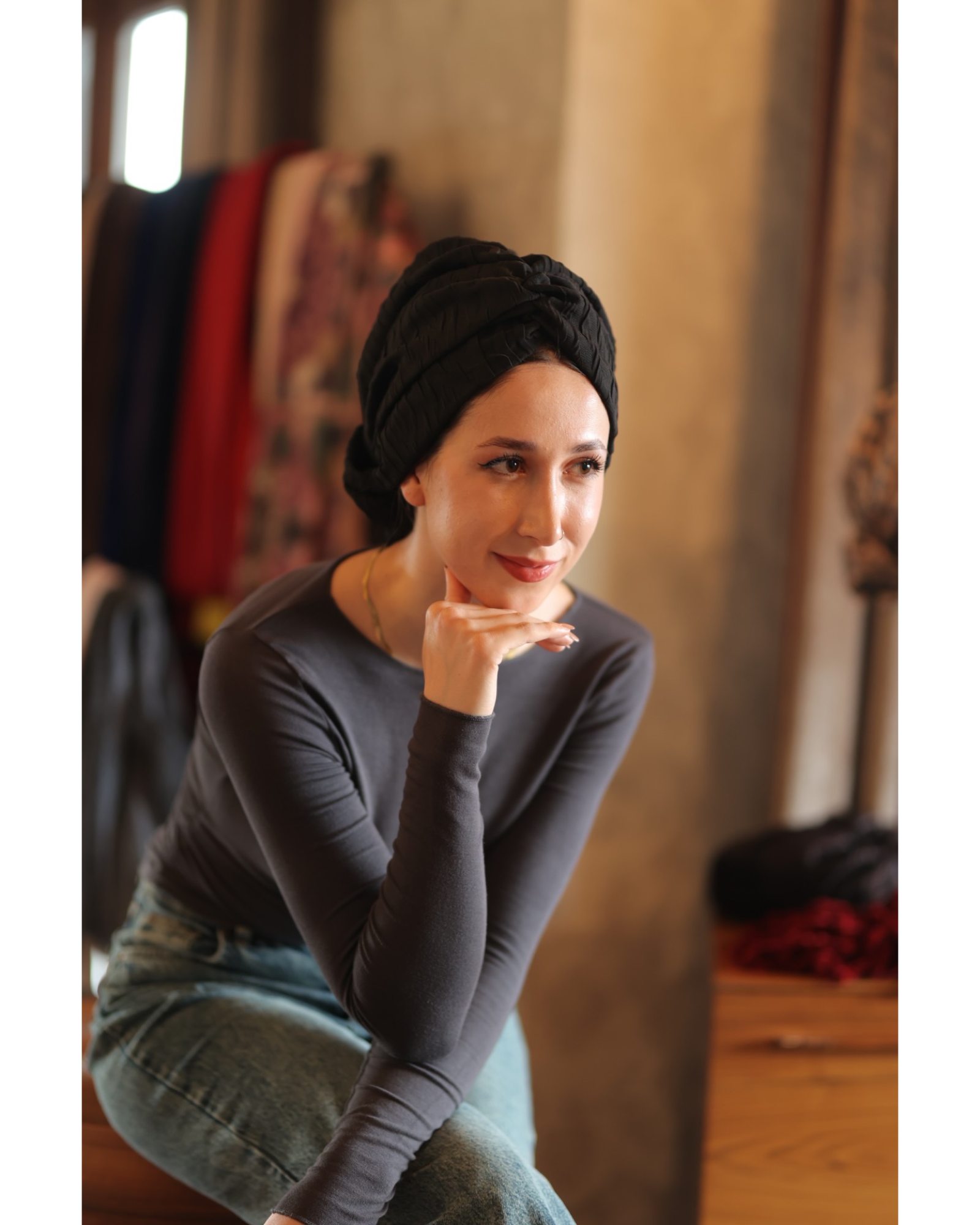 Esra Tokelli Büzgülü Bone - Kabartmalı Kumaş - Siyah Renk - BitterColors