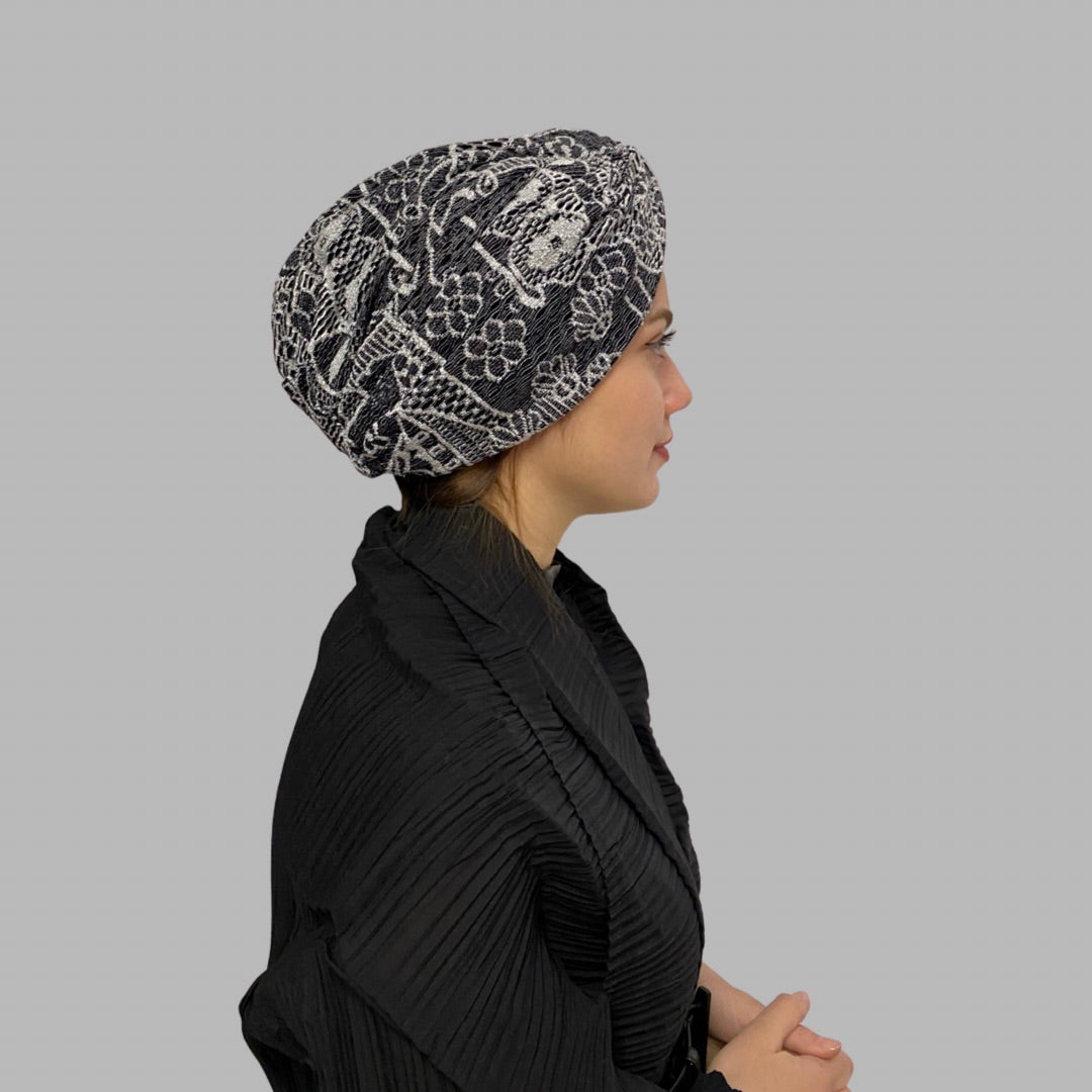 Burgulu Çiçek Desenli Bone - Örme/Triko Kumaş - Gri/Siyah - BitterColors