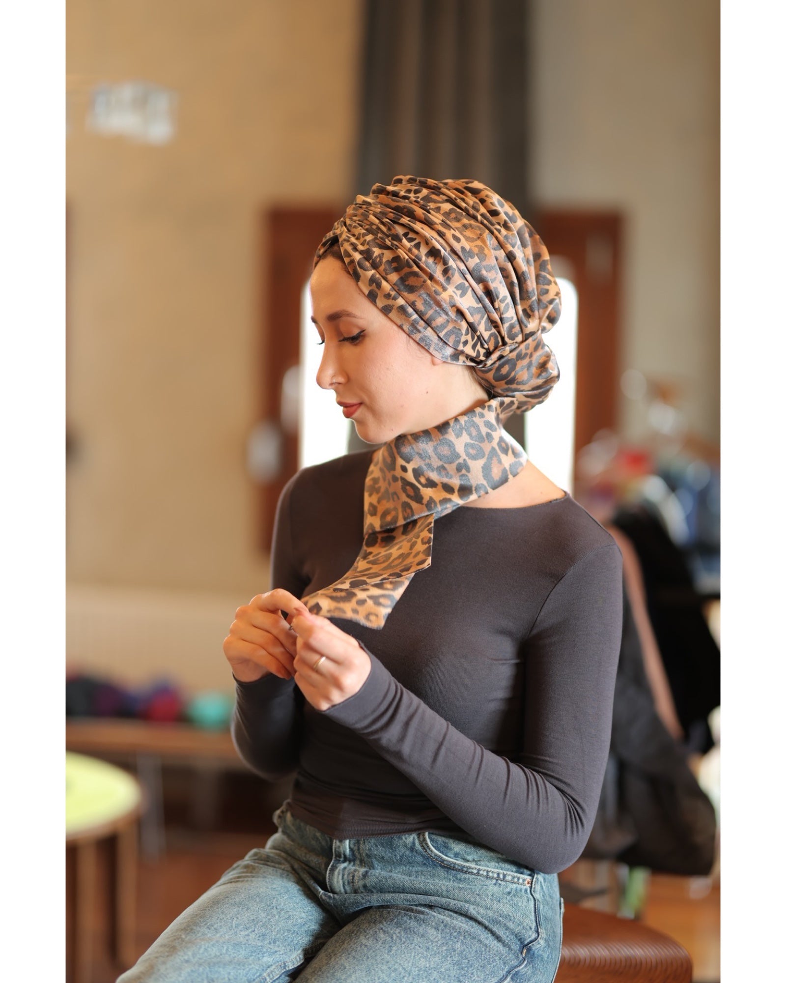 Esra Tokelli Leopar Desenli Büzgülü Bone