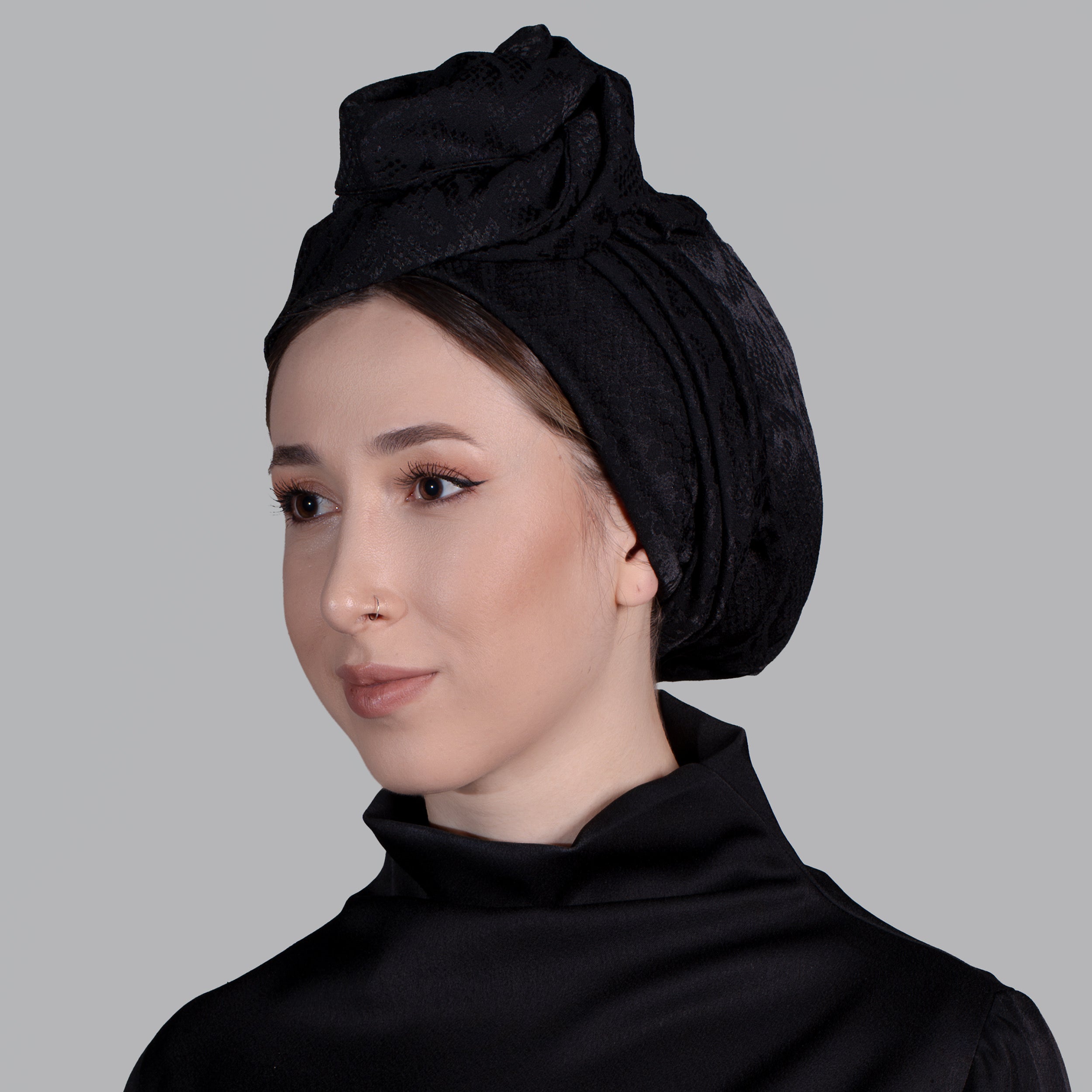 Esra Tokelli, Yılan Derisi Desenli Telli Bone