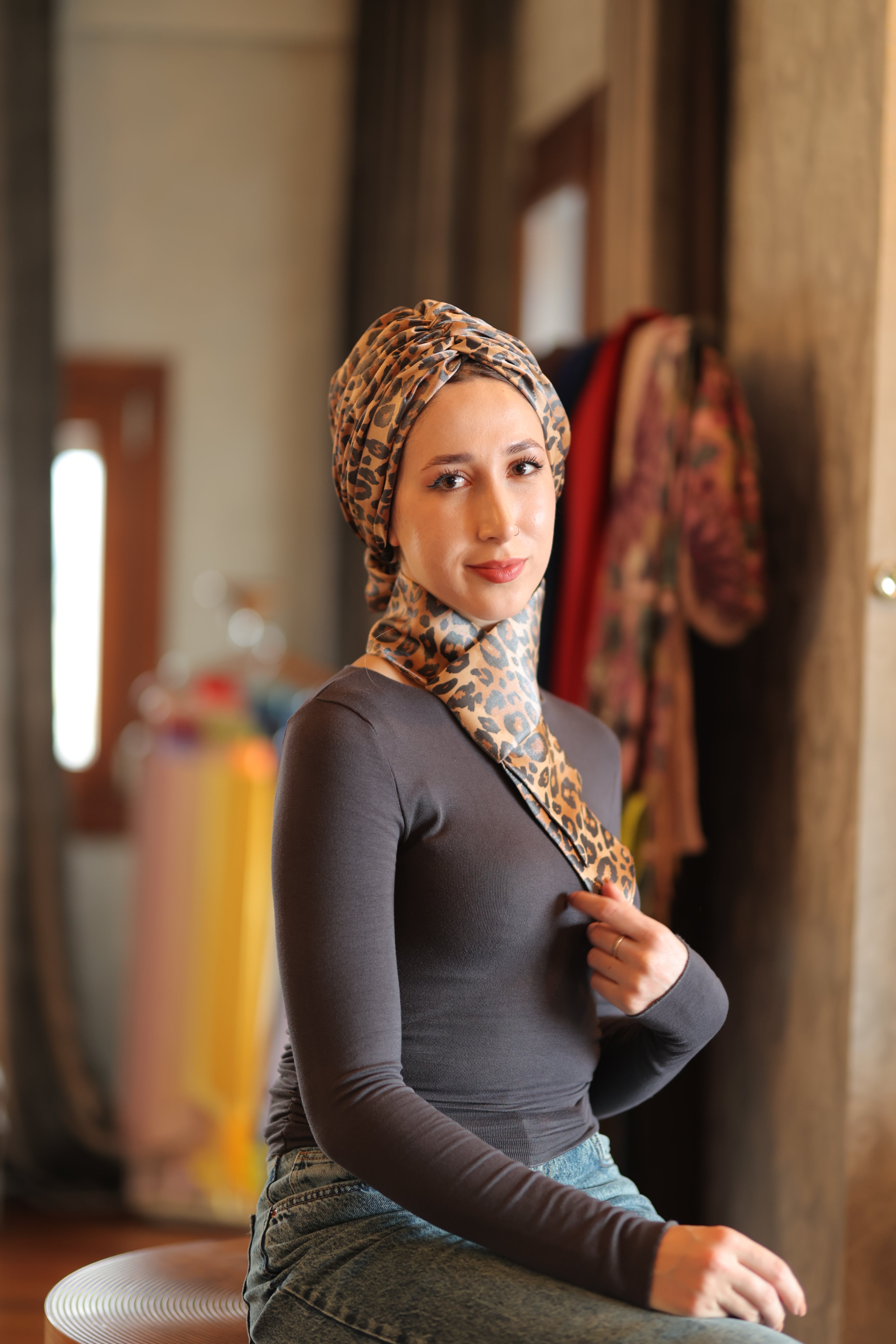 Esra Tokelli Leopar Desenli Büzgülü Bone
