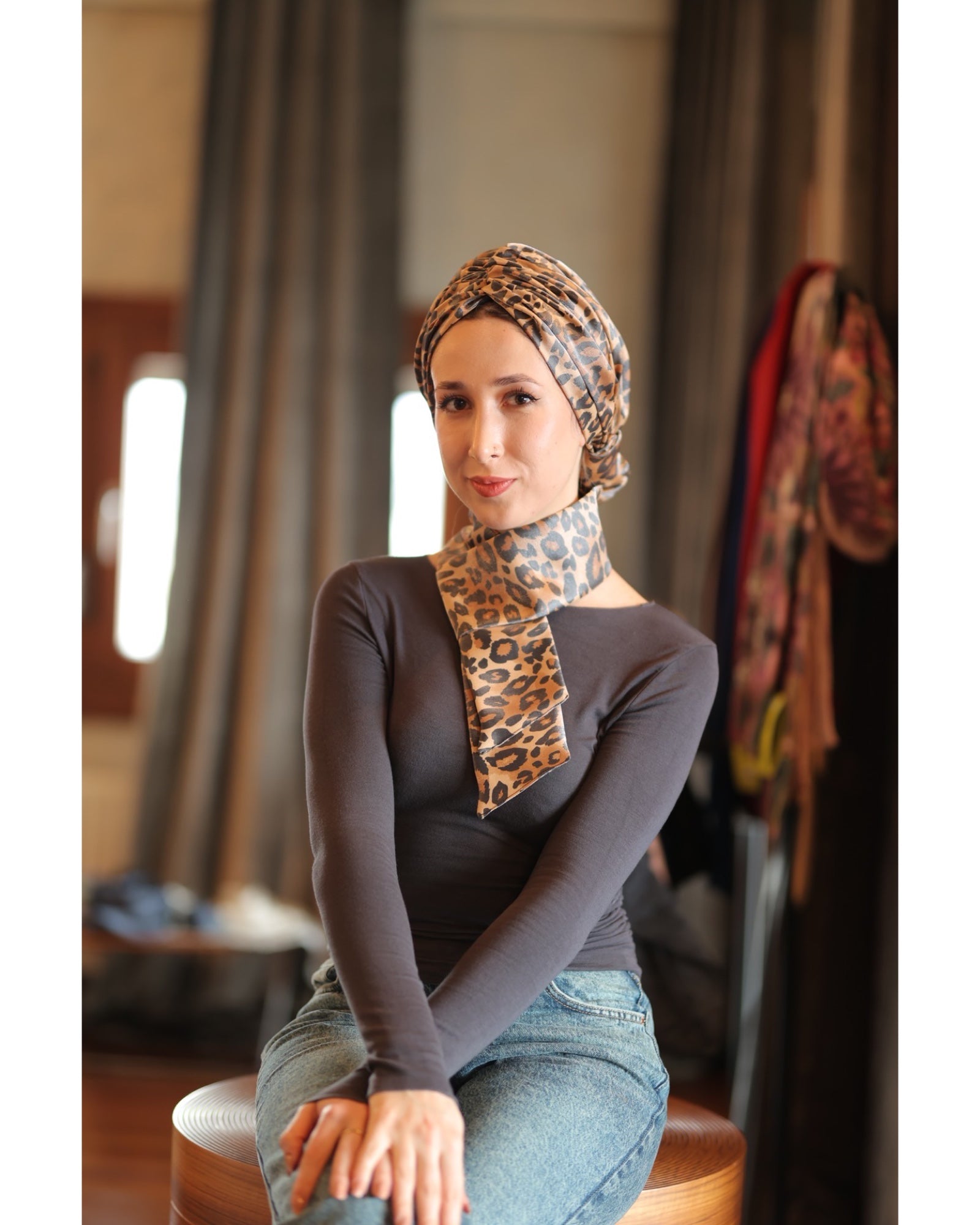 Esra Tokelli Leopar Desenli Büzgülü Bone
