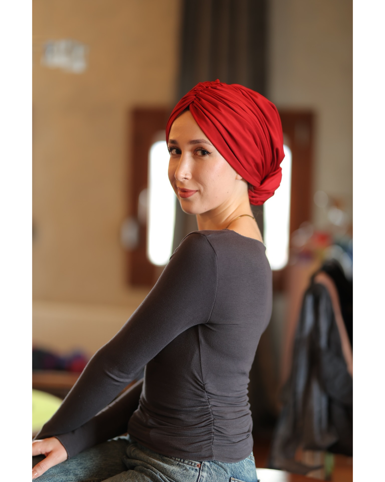 Esra Tokelli Büzgülü Bone