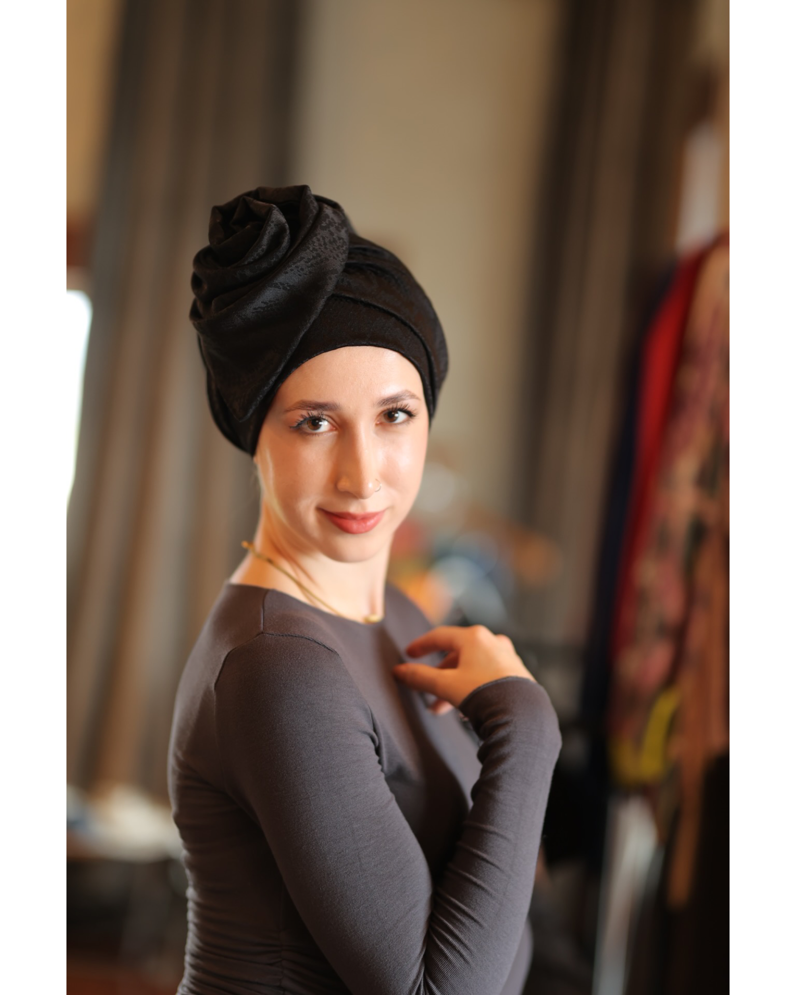 Esra Tokelli, Yılan Derisi Desenli Telli Bone