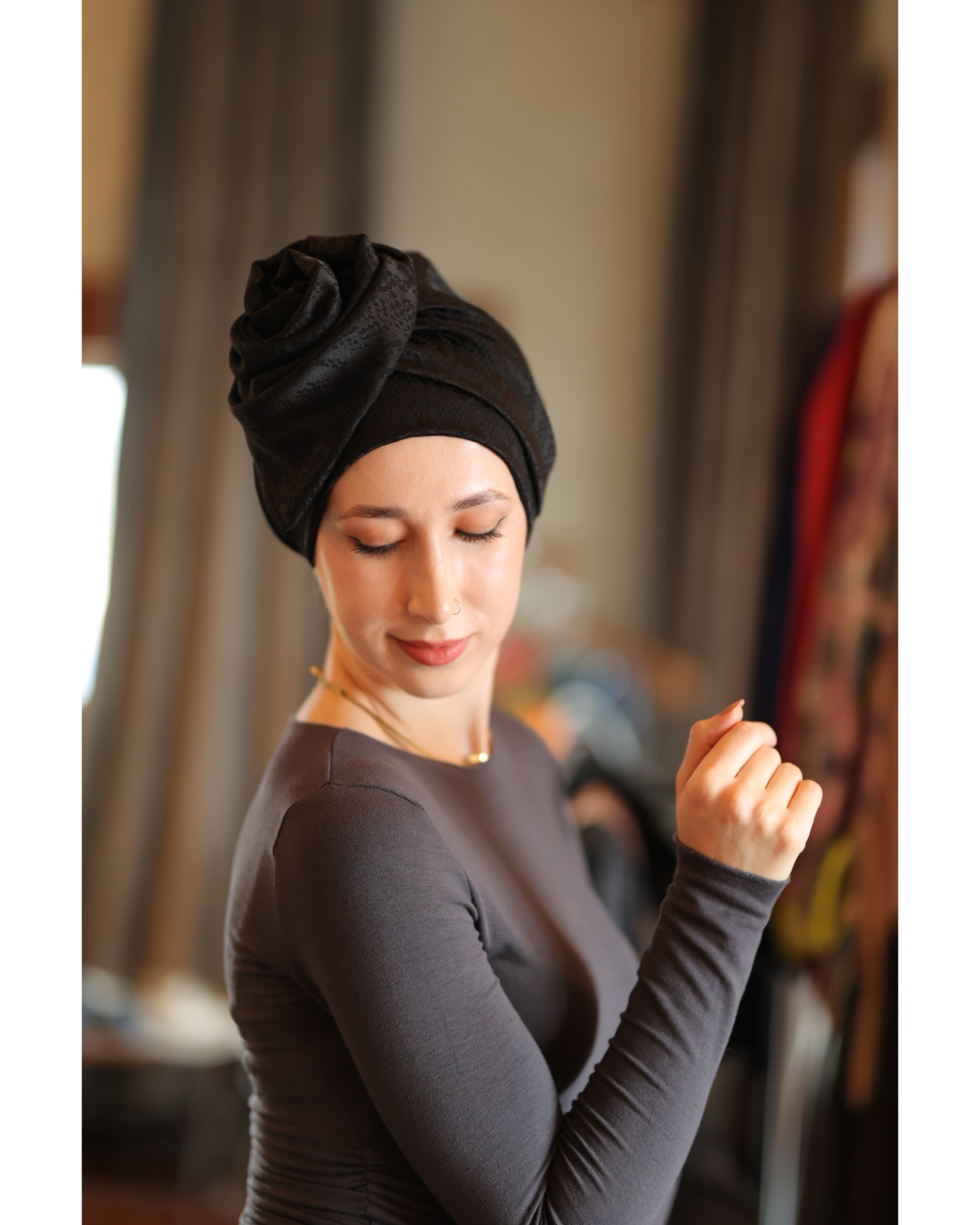 Esra Tokelli, Yılan Derisi Desenli Telli Bone