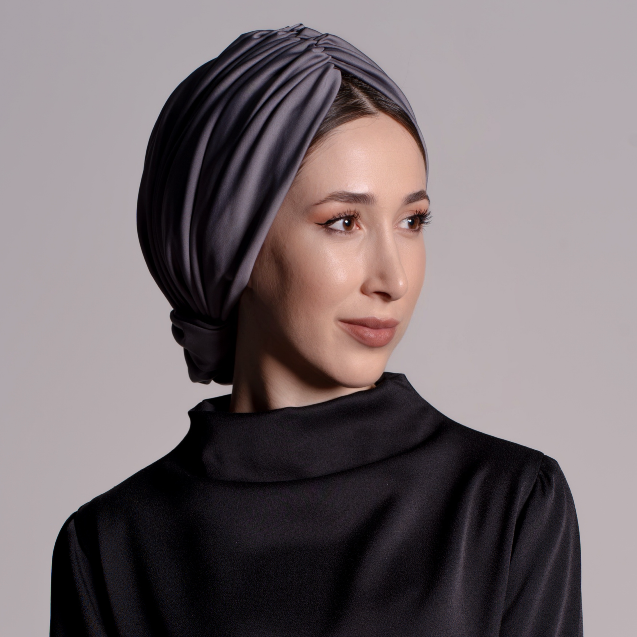 Esra Tokelli Büzgülü Bone