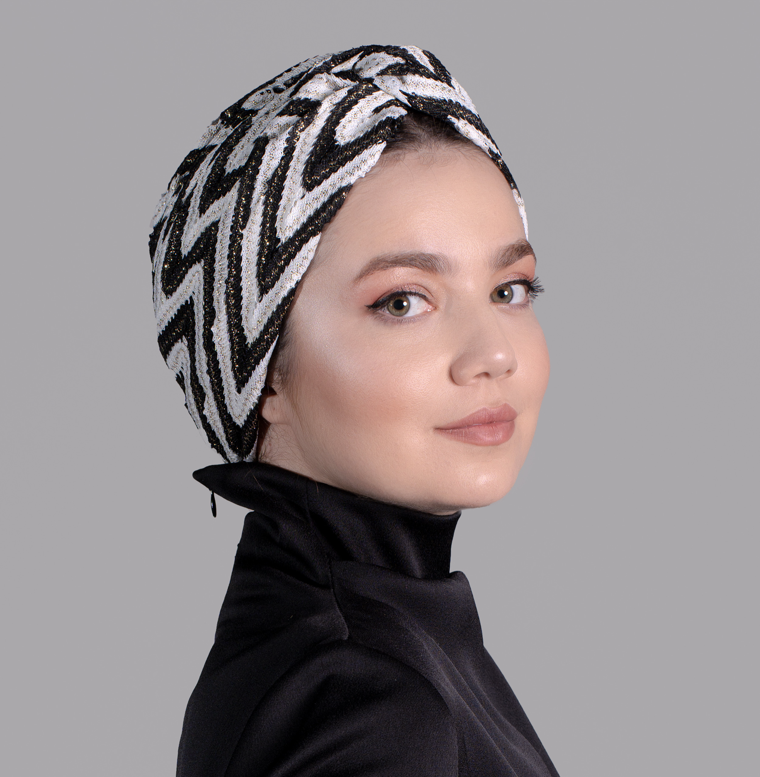 Black and White Zigzag X Bone