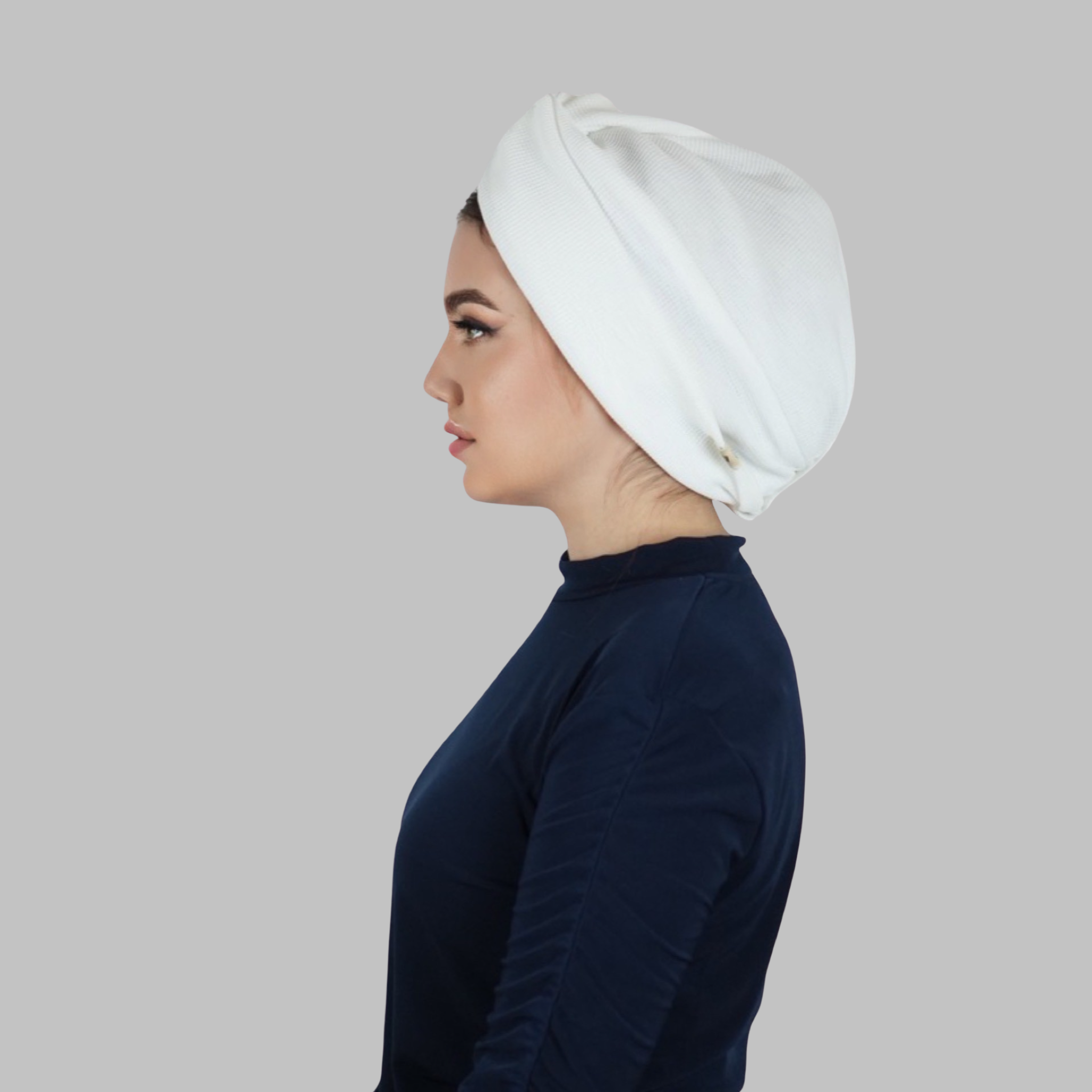 Twisted Comfy White Esnek Triko Kumaş El Yapımı Şık Bone