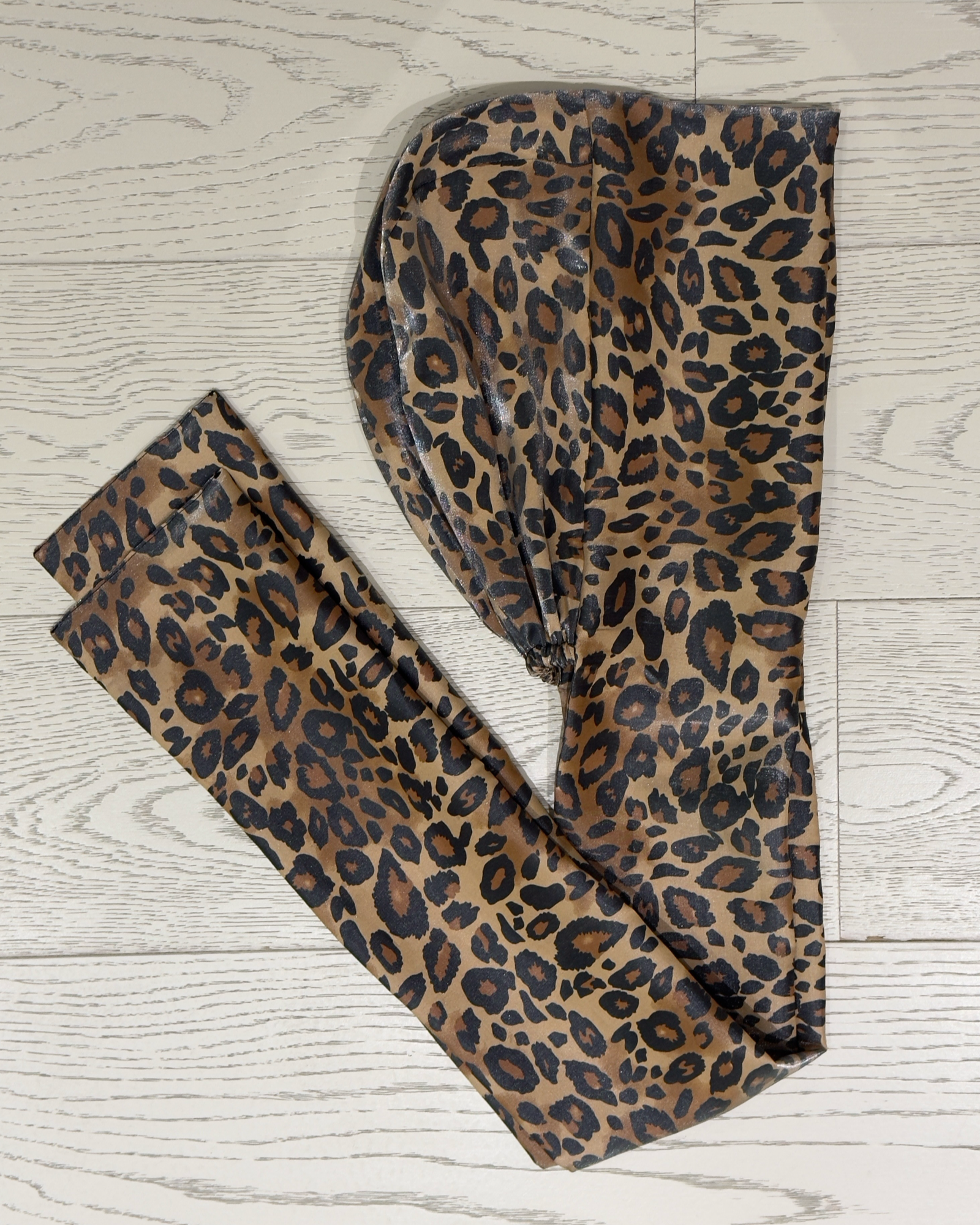 Esra Tokelli, Telli Leopar Bone