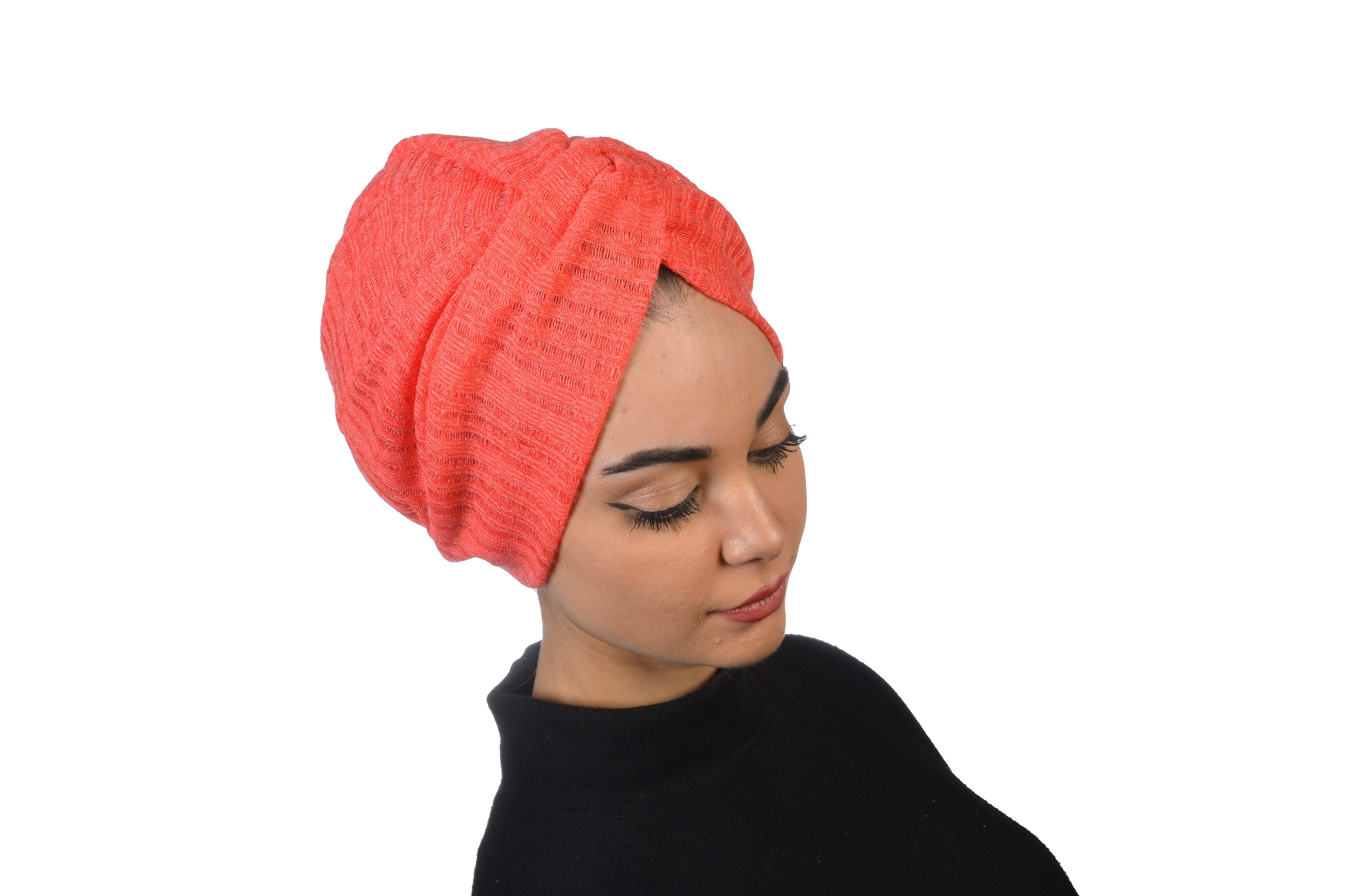 Twisted Knitty Coral Mercan Rengi Esnek Örmek Kumaş El Yapımı Şık Bone