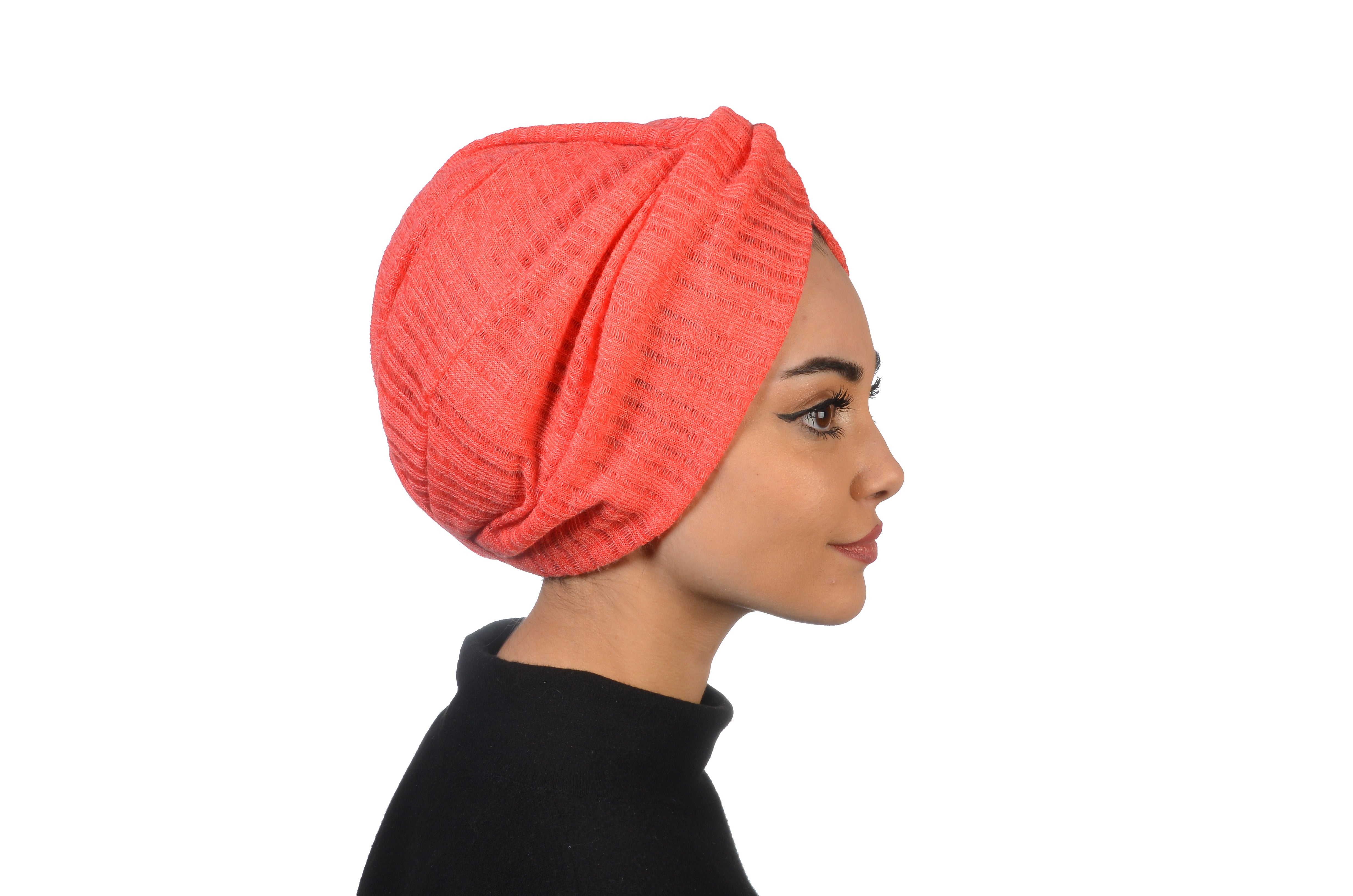 Twisted Knitty Coral Mercan Rengi Esnek Örmek Kumaş El Yapımı Şık Bone