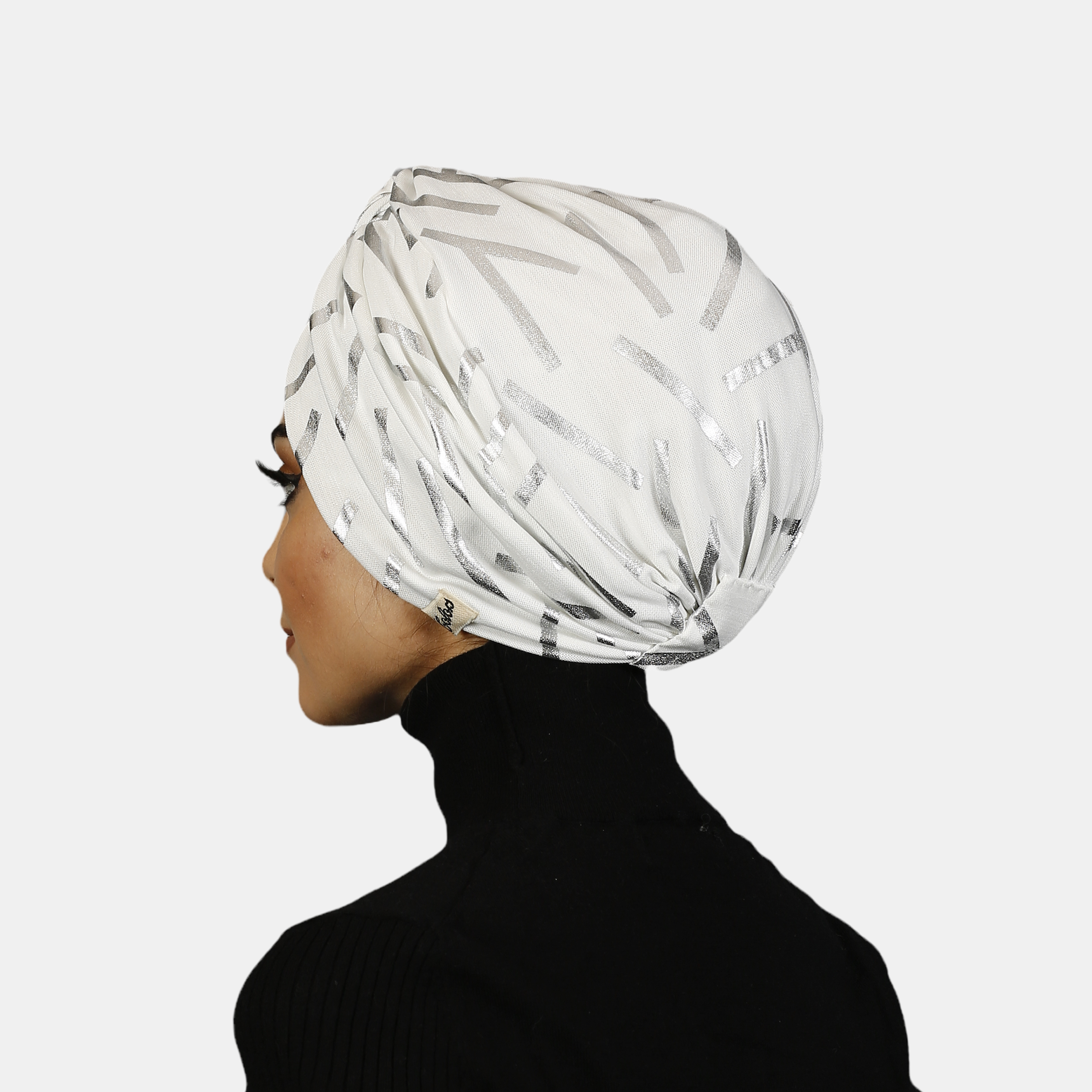 Twisted Scribble White Beyaz Renkli Gümüş Çizgili Esnek El Yapımı Şık Bone